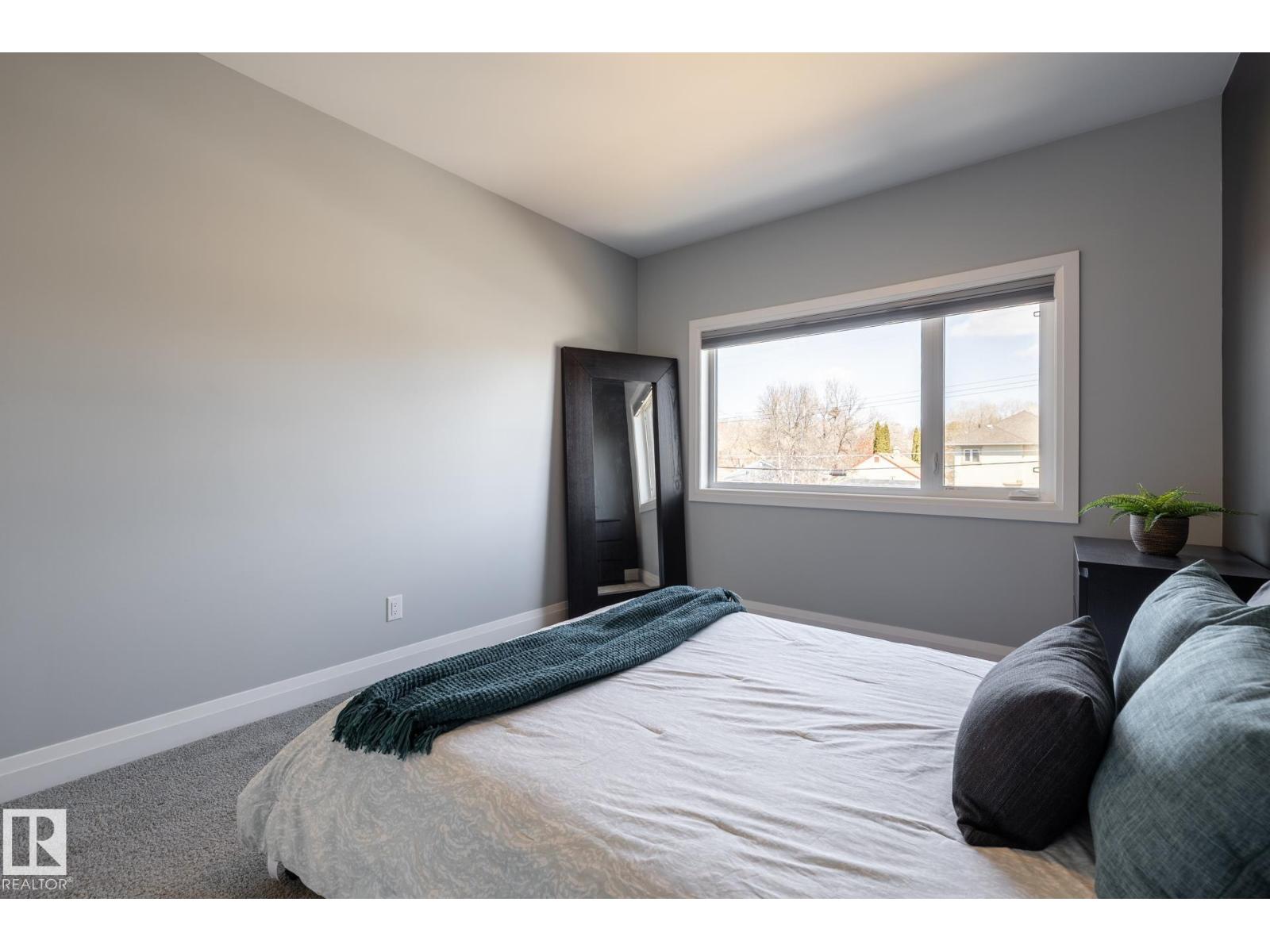 10936 71 AV NW - 34