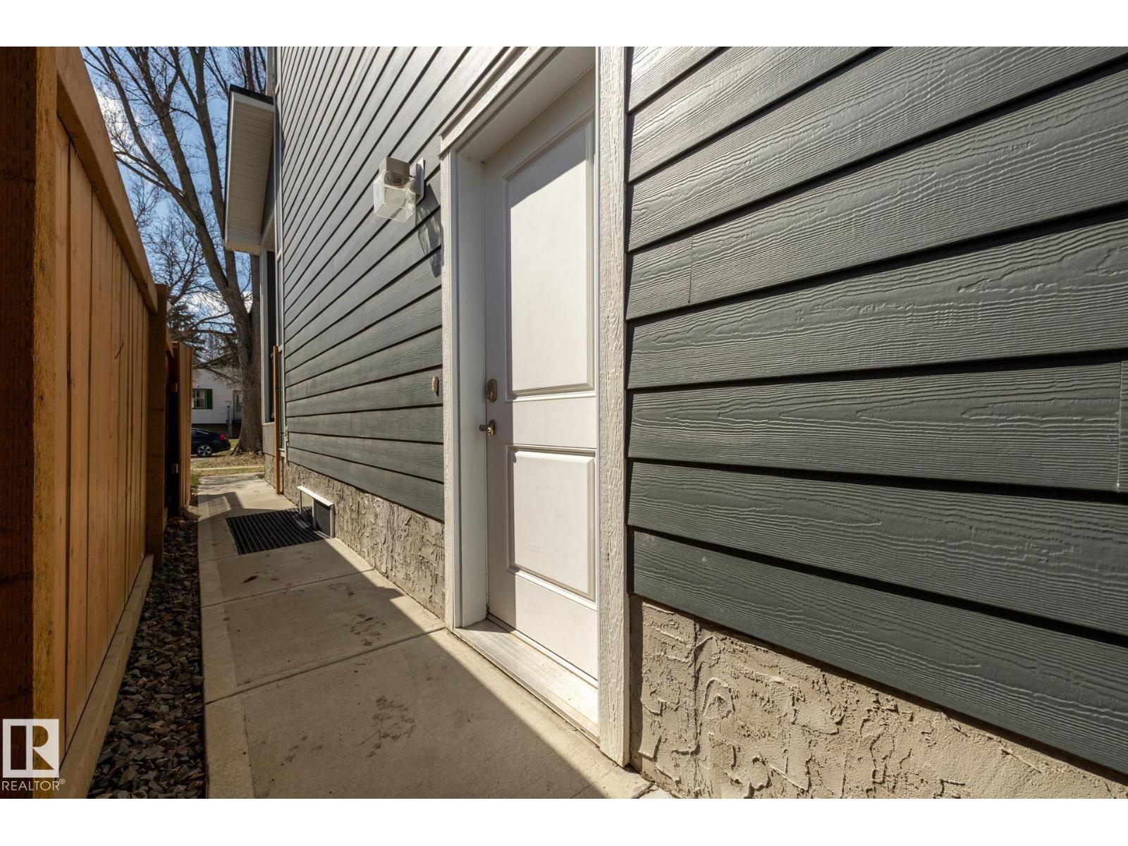10936 71 AV NW - 42