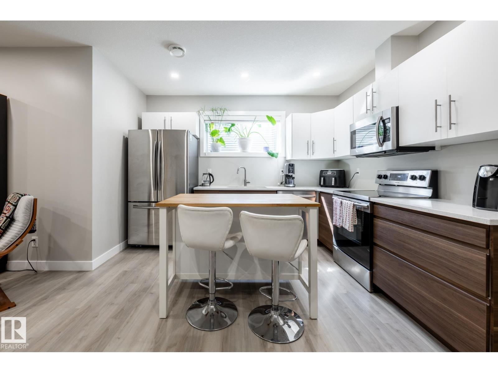 10936 71 AV NW - 48