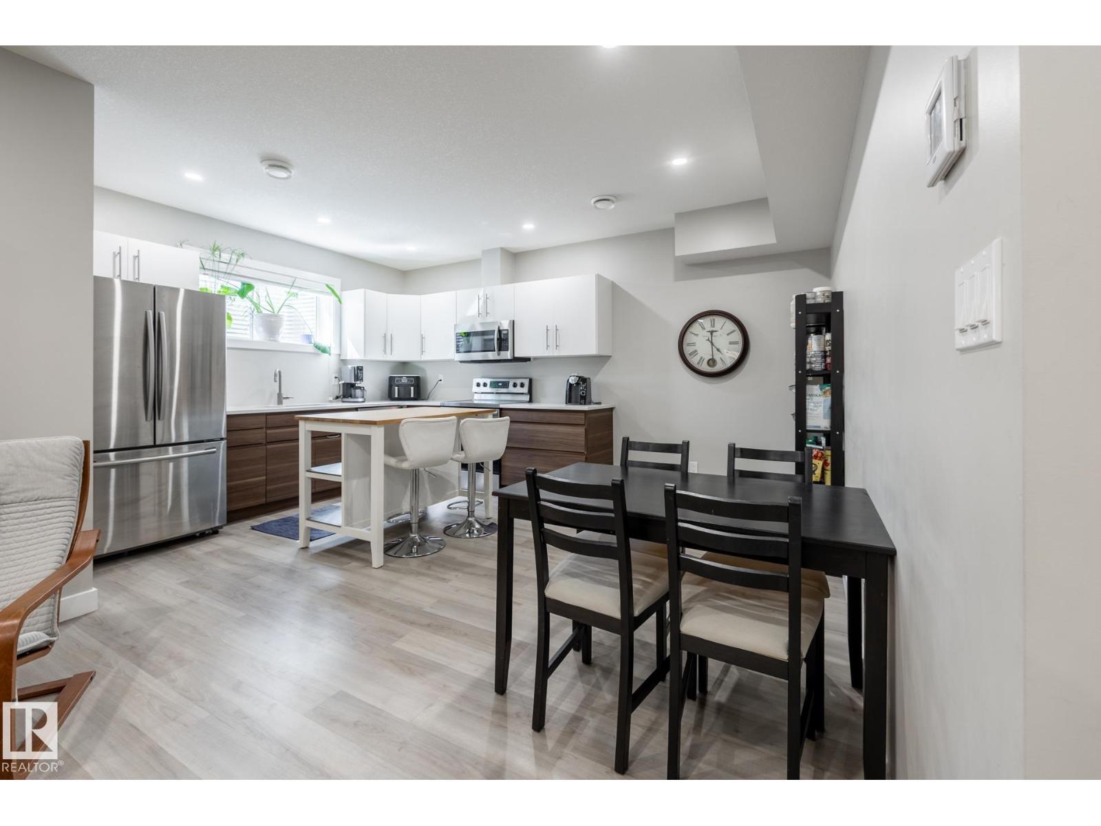 10936 71 AV NW - 50