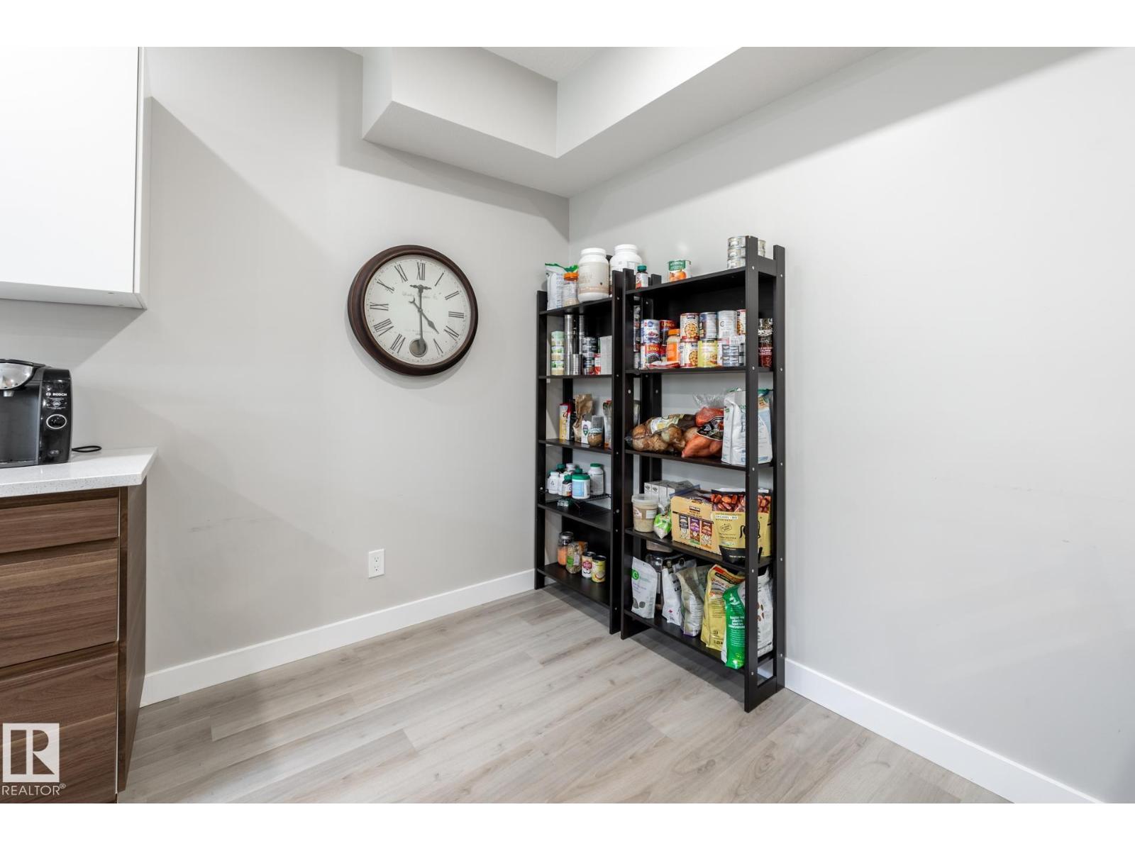 10936 71 AV NW - 51