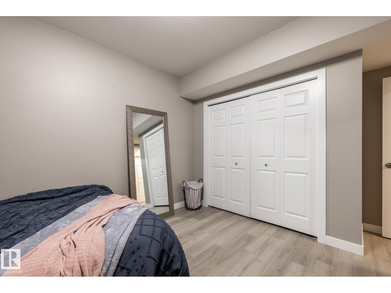 10936 71 AV NW - 54