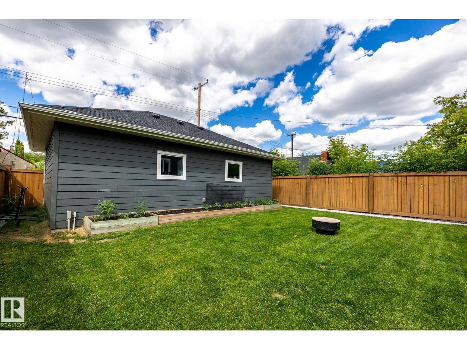 10936 71 AV NW - 65