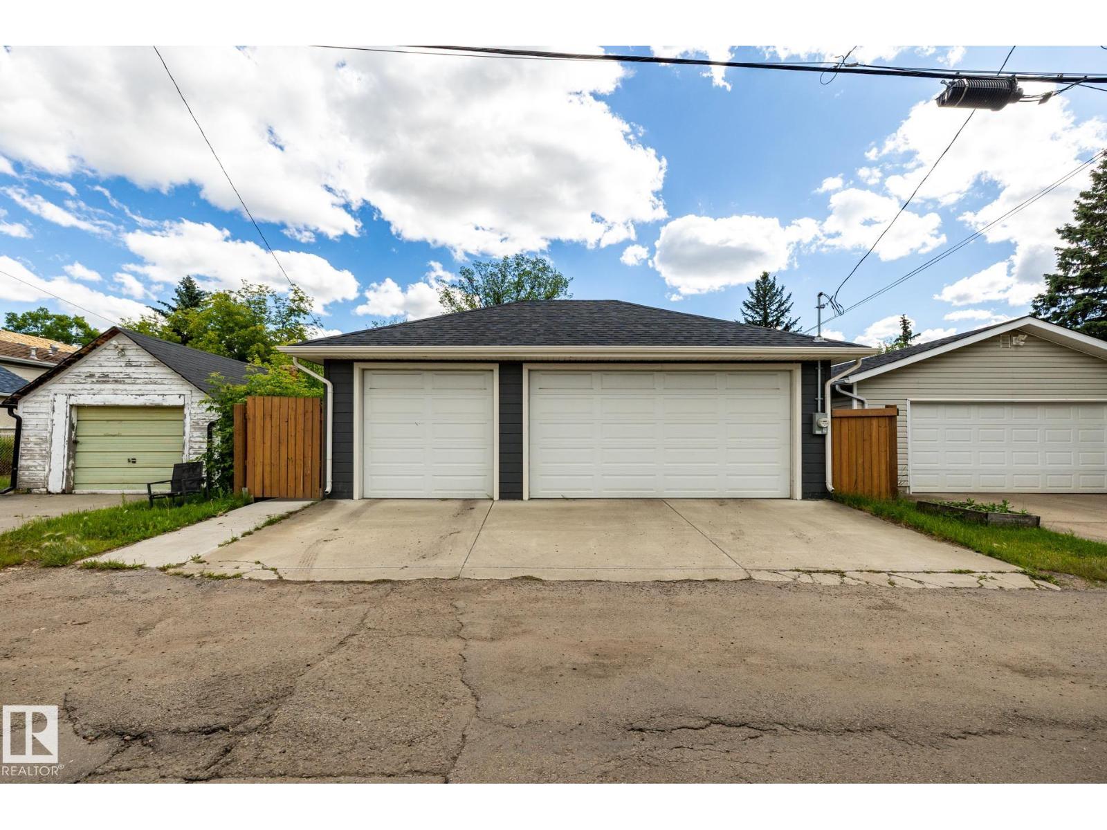 10936 71 AV NW - 66