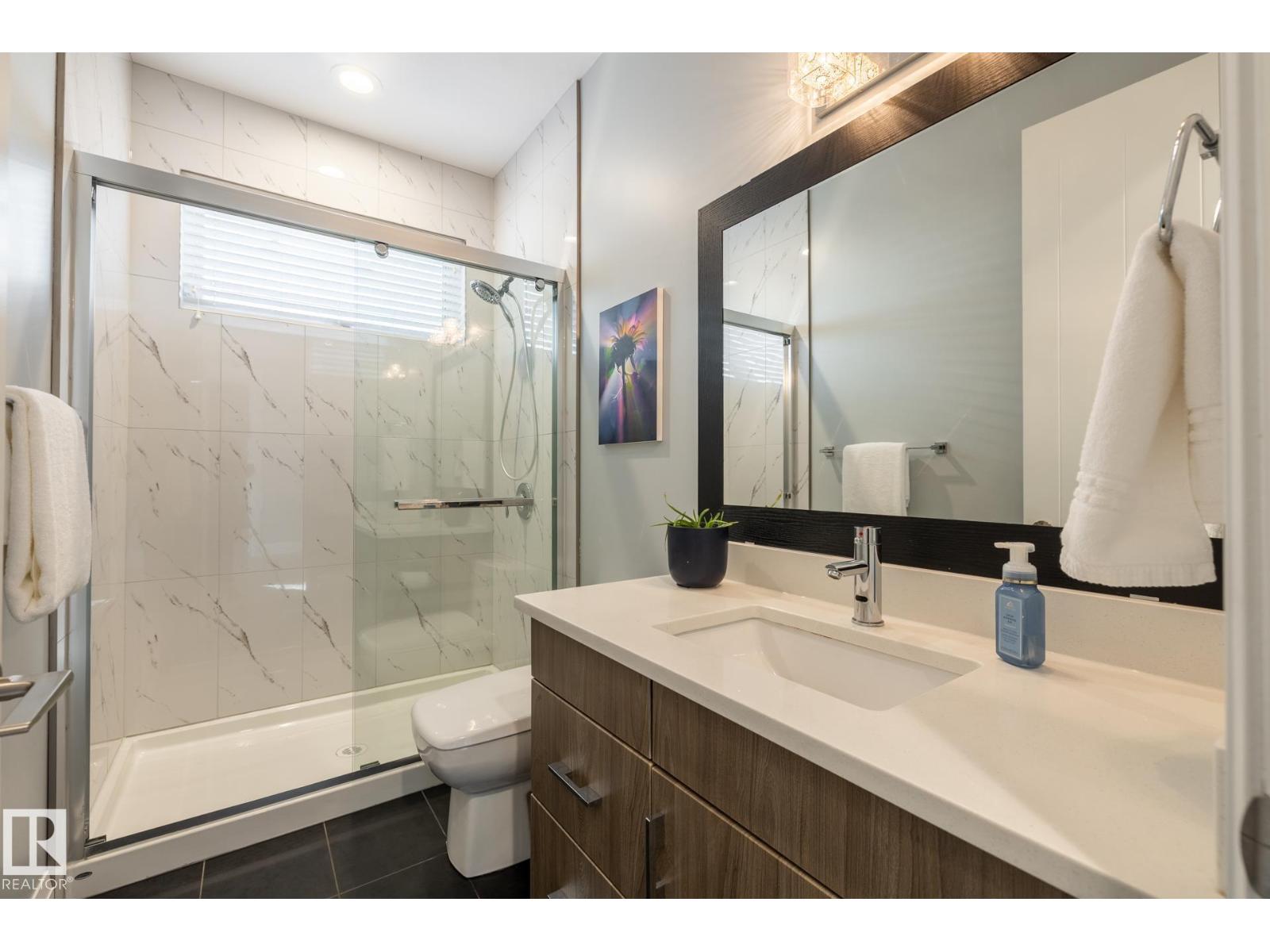 10936 71 AV NW - 9