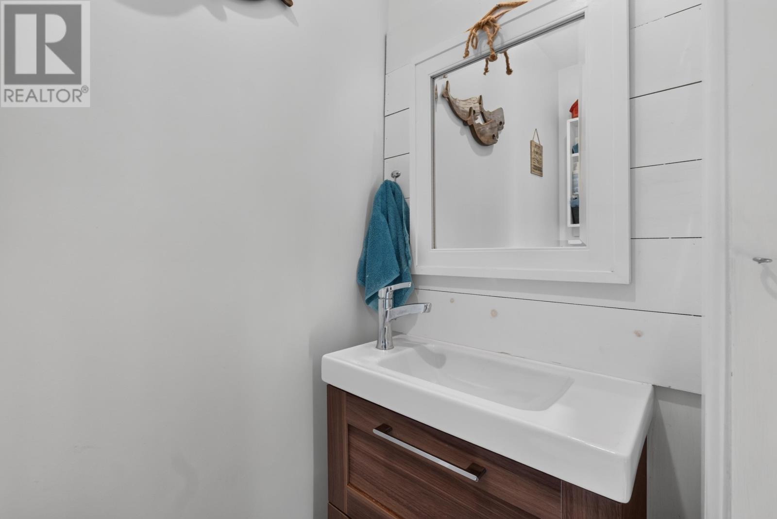 33 Dock Road - 13