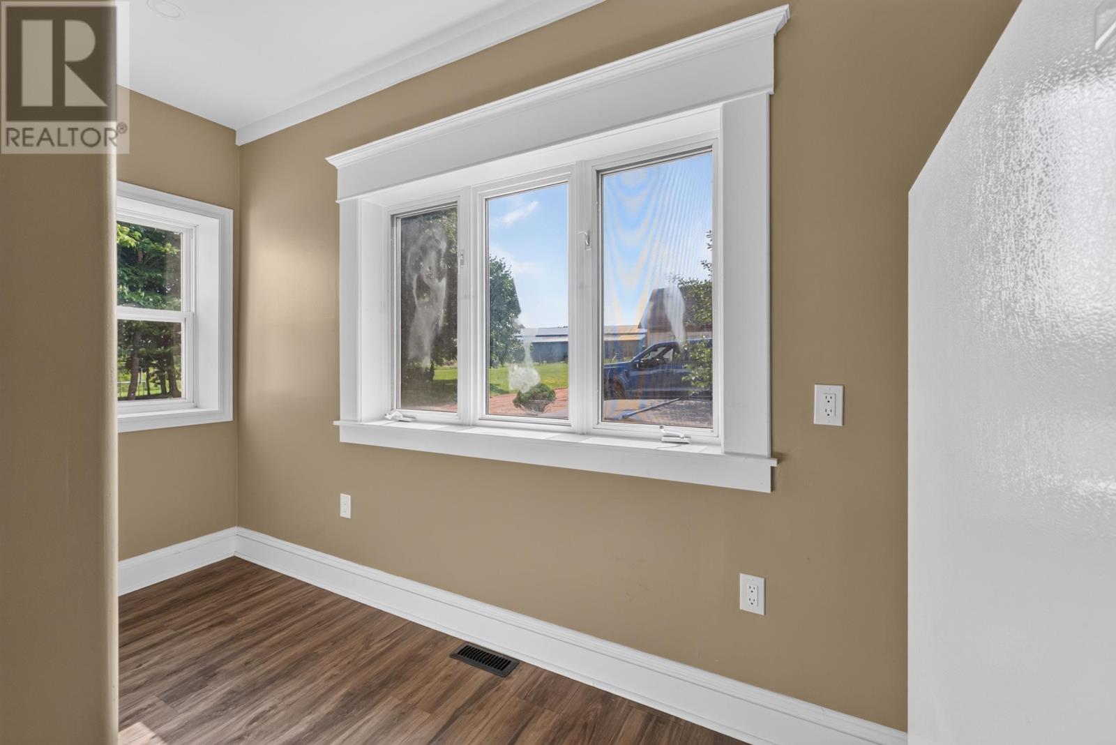 33 Dock Road - 22