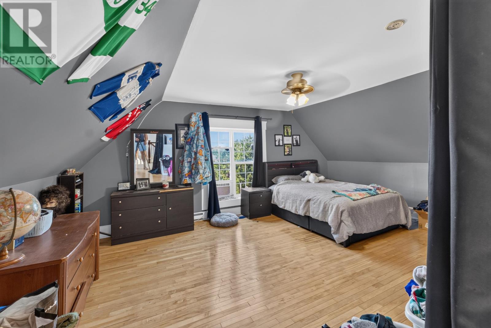 33 Dock Road - 33