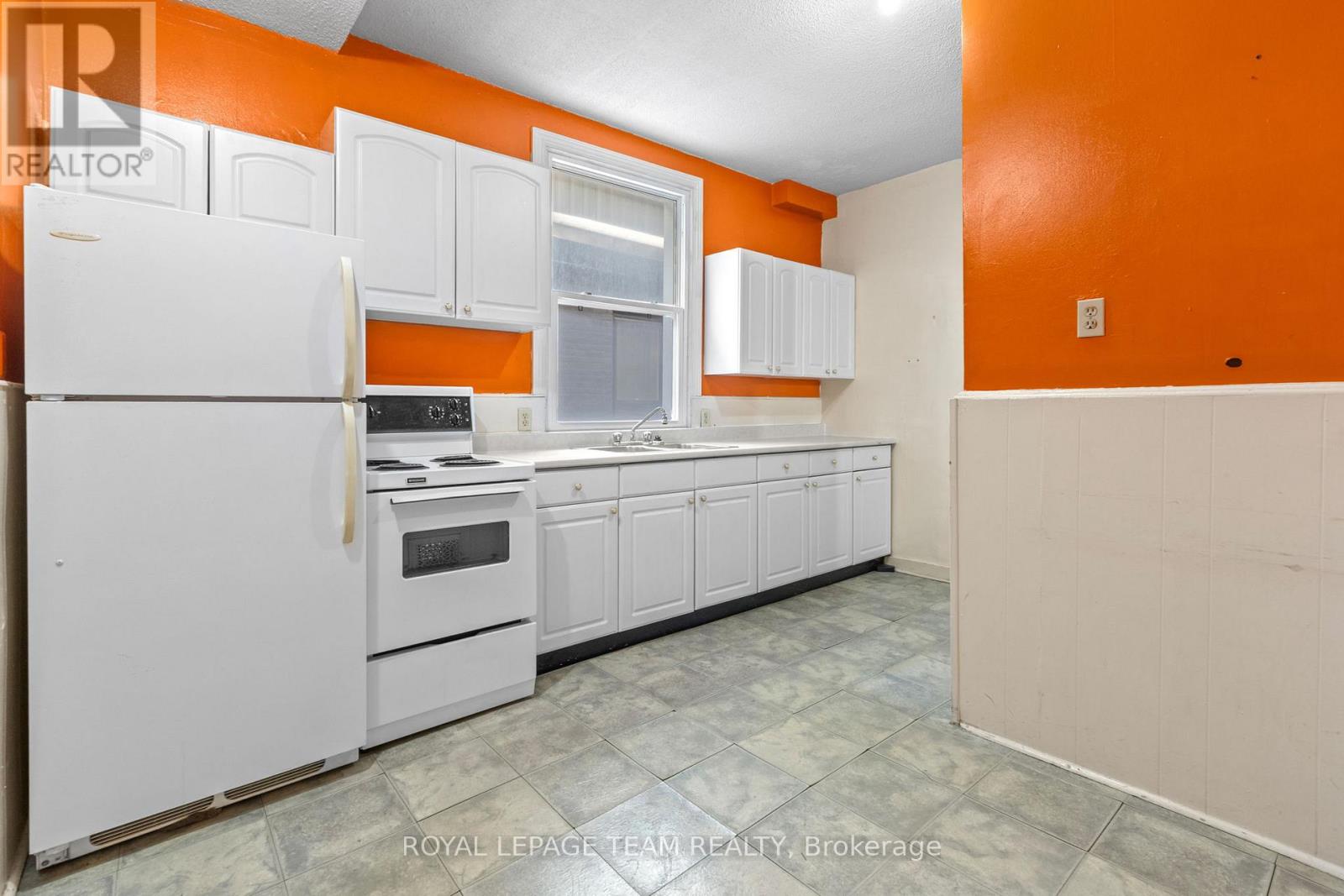 498 GLADSTONE AVENUE - 10
