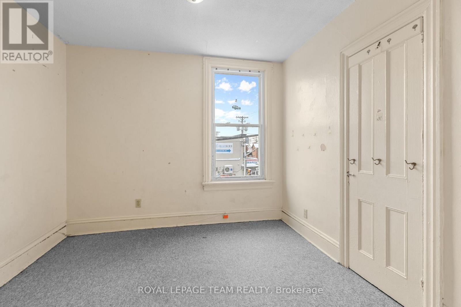 498 GLADSTONE AVENUE - 16
