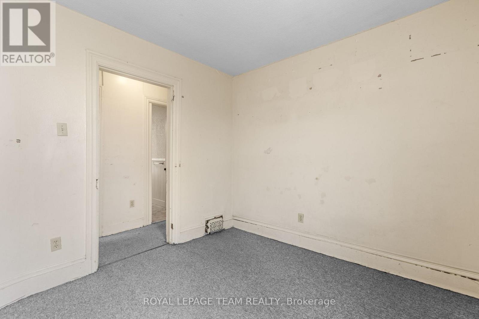 498 GLADSTONE AVENUE - 19