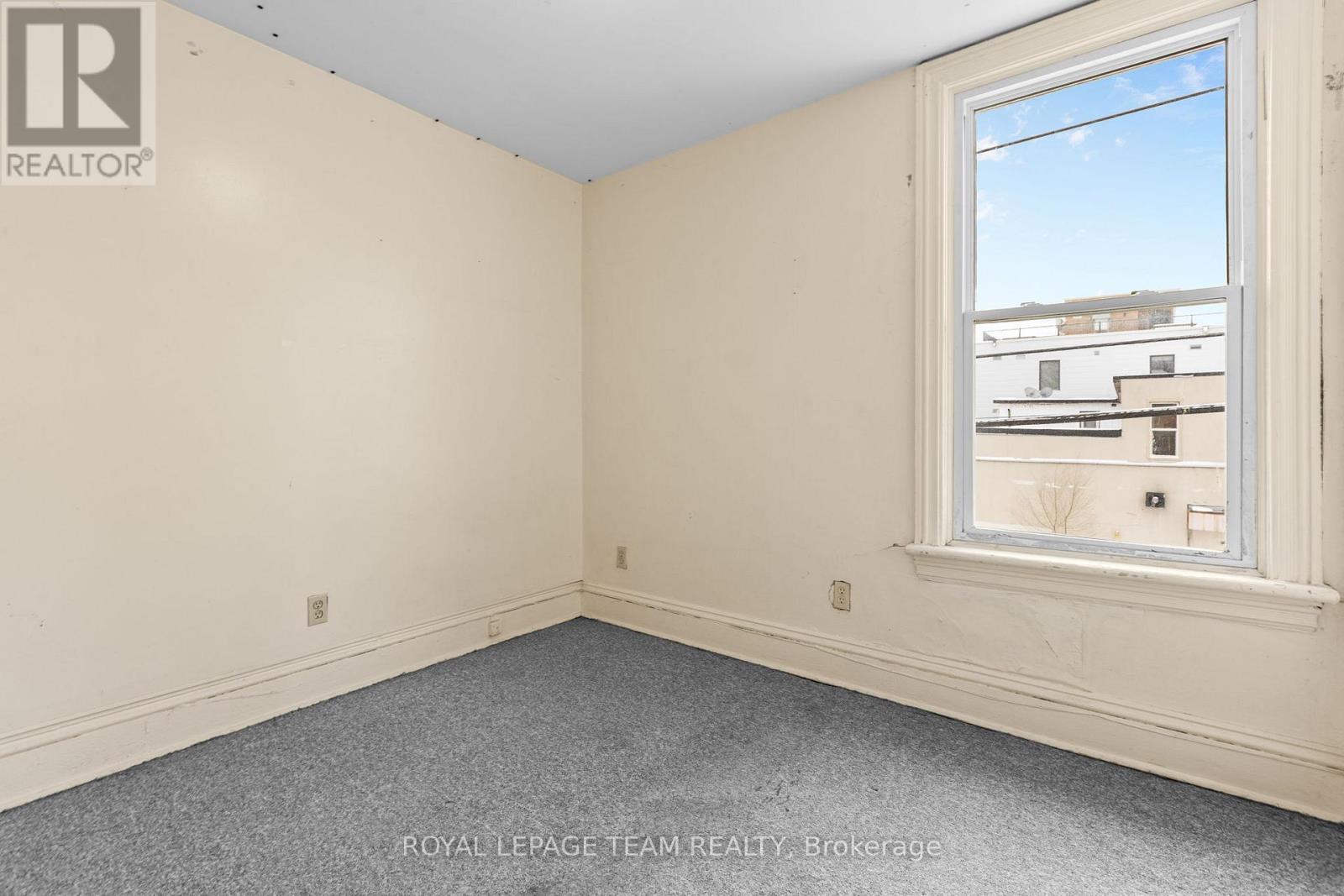 498 GLADSTONE AVENUE - 25