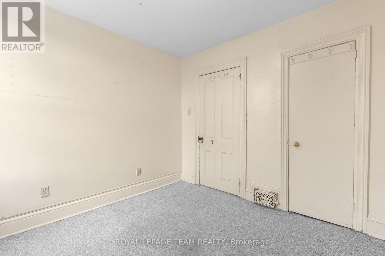 498 GLADSTONE AVENUE - 26