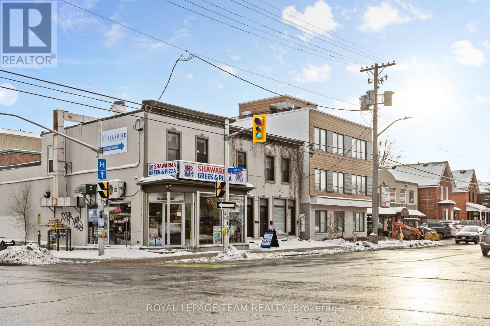 498 GLADSTONE AVENUE - 31