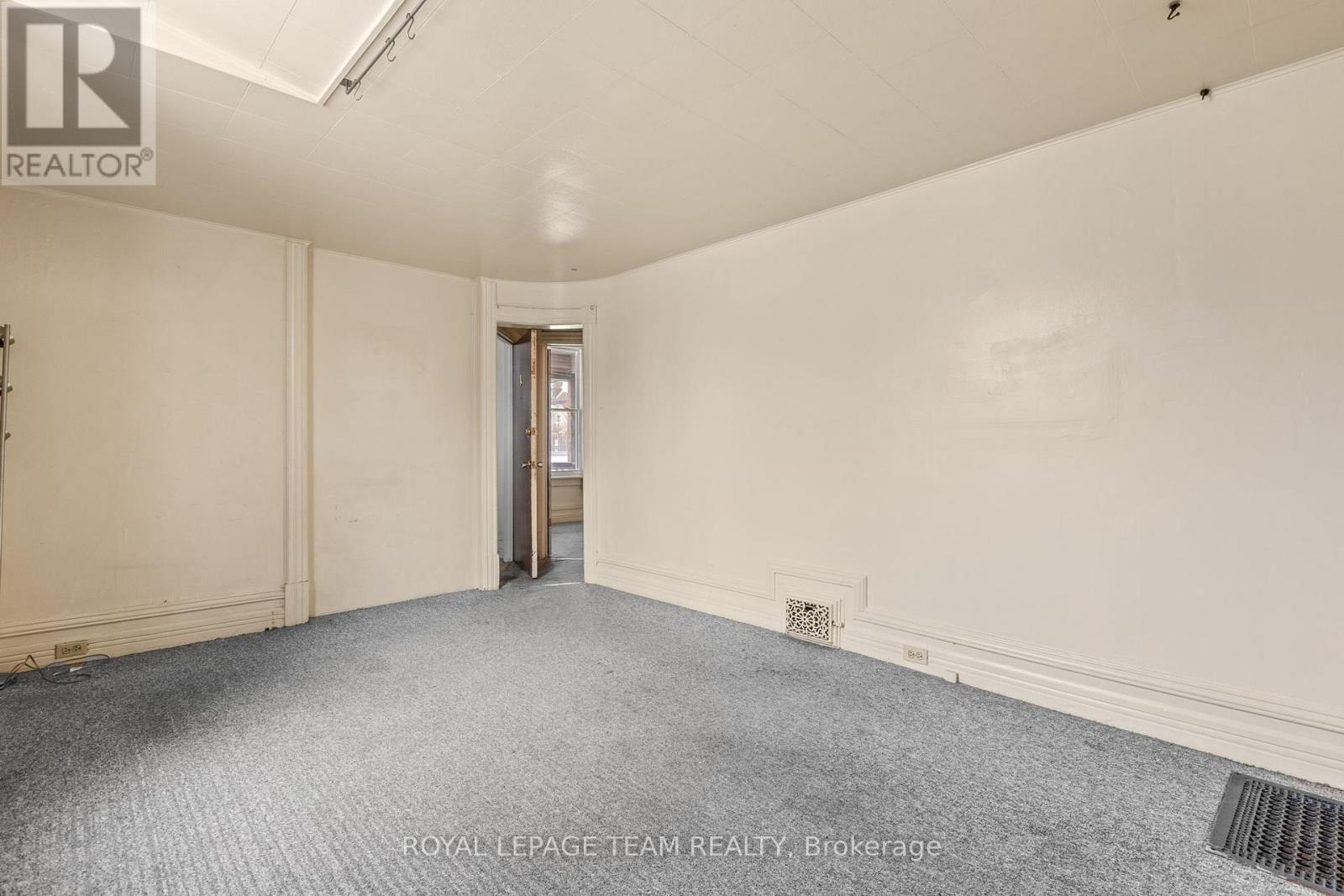 498 GLADSTONE AVENUE - 9