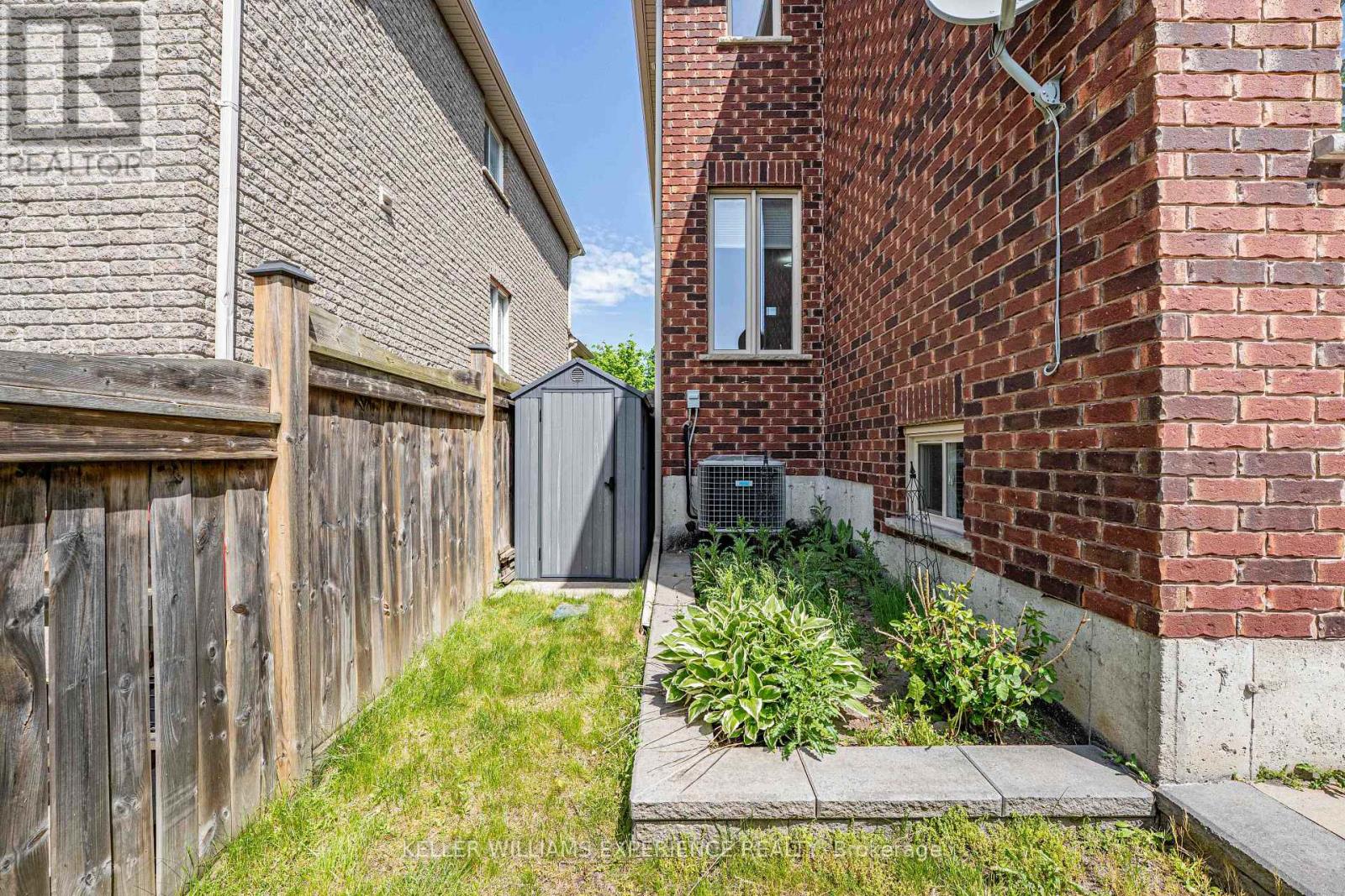169 BIRKHALL PLACE - 32