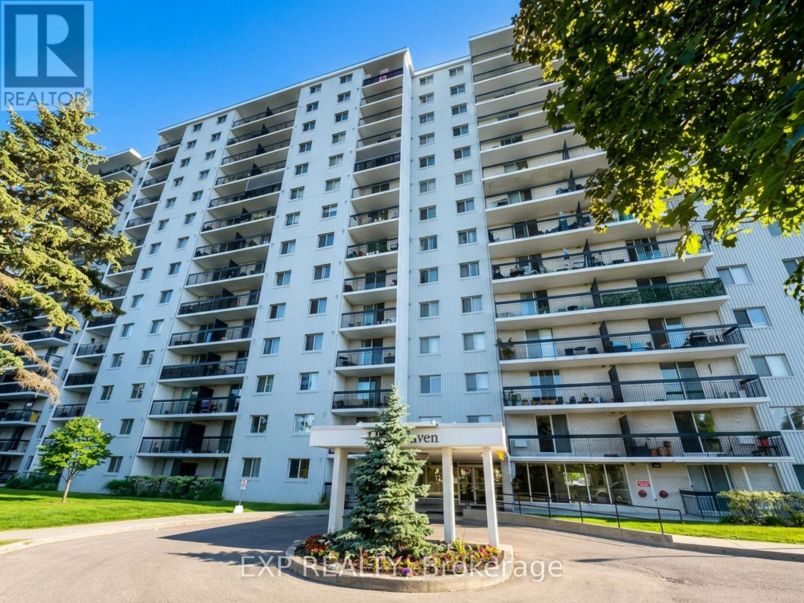 2 Underground Parkings with Many Amenities