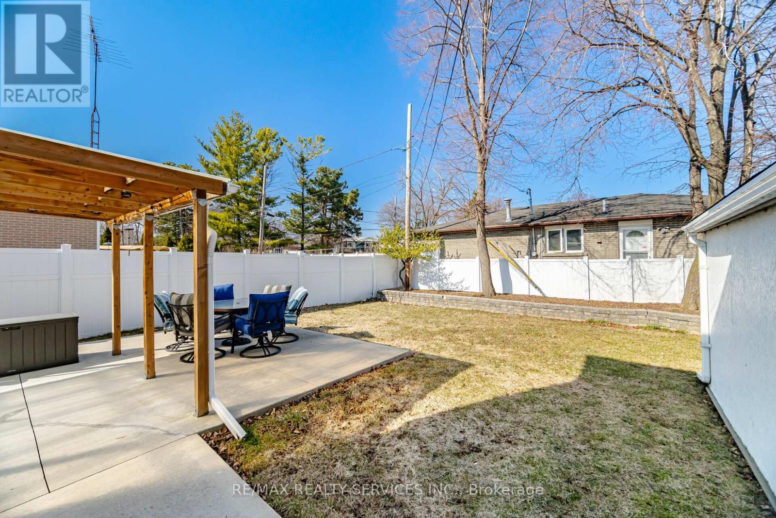 15 BRAEMAR DRIVE - 16