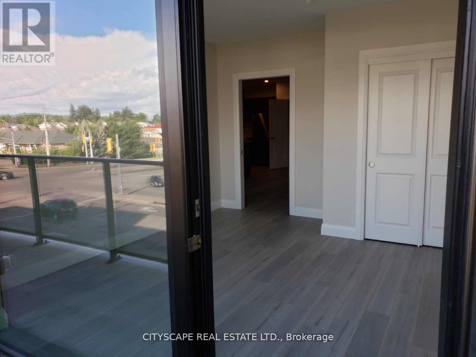 313 - 5 WAKE ROBIN DRIVE — photo 3