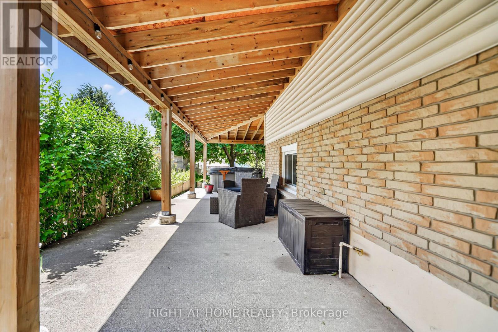 234 THUNDERBIRD DRIVE - 30