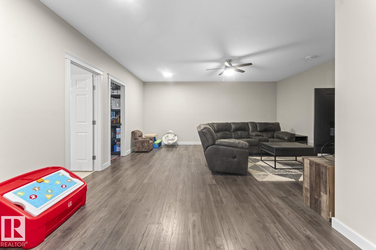 5911 Meadow WY - 23