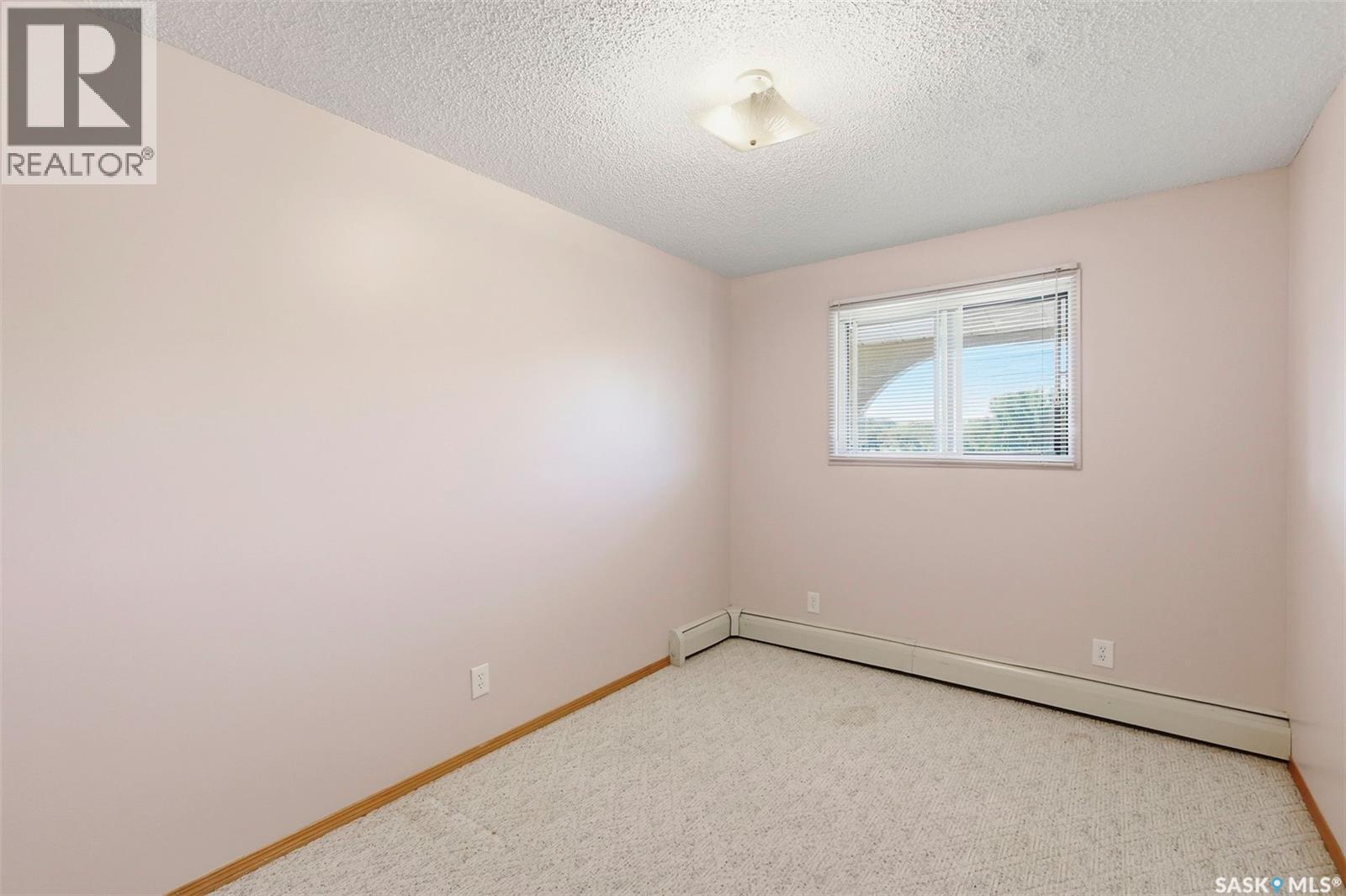 410 610 Hilliard STREET W — photo 23