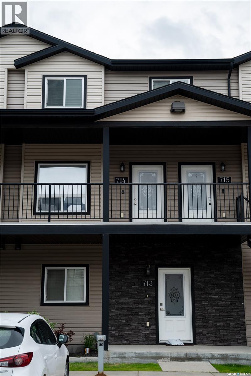 #714 3806 Dewdney AVENUE E - 1