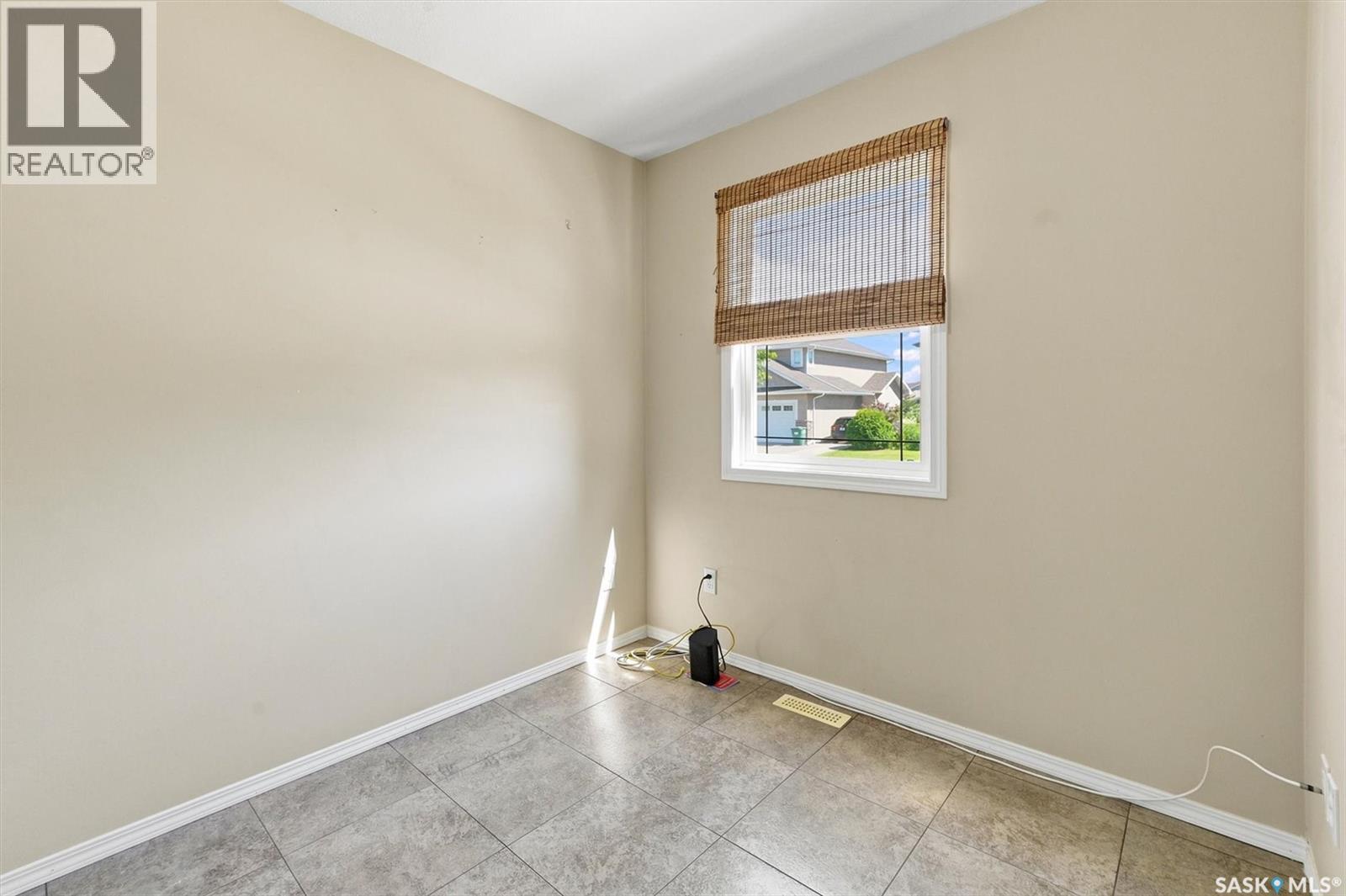 911 MAGUIRE CRESCENT - 16
