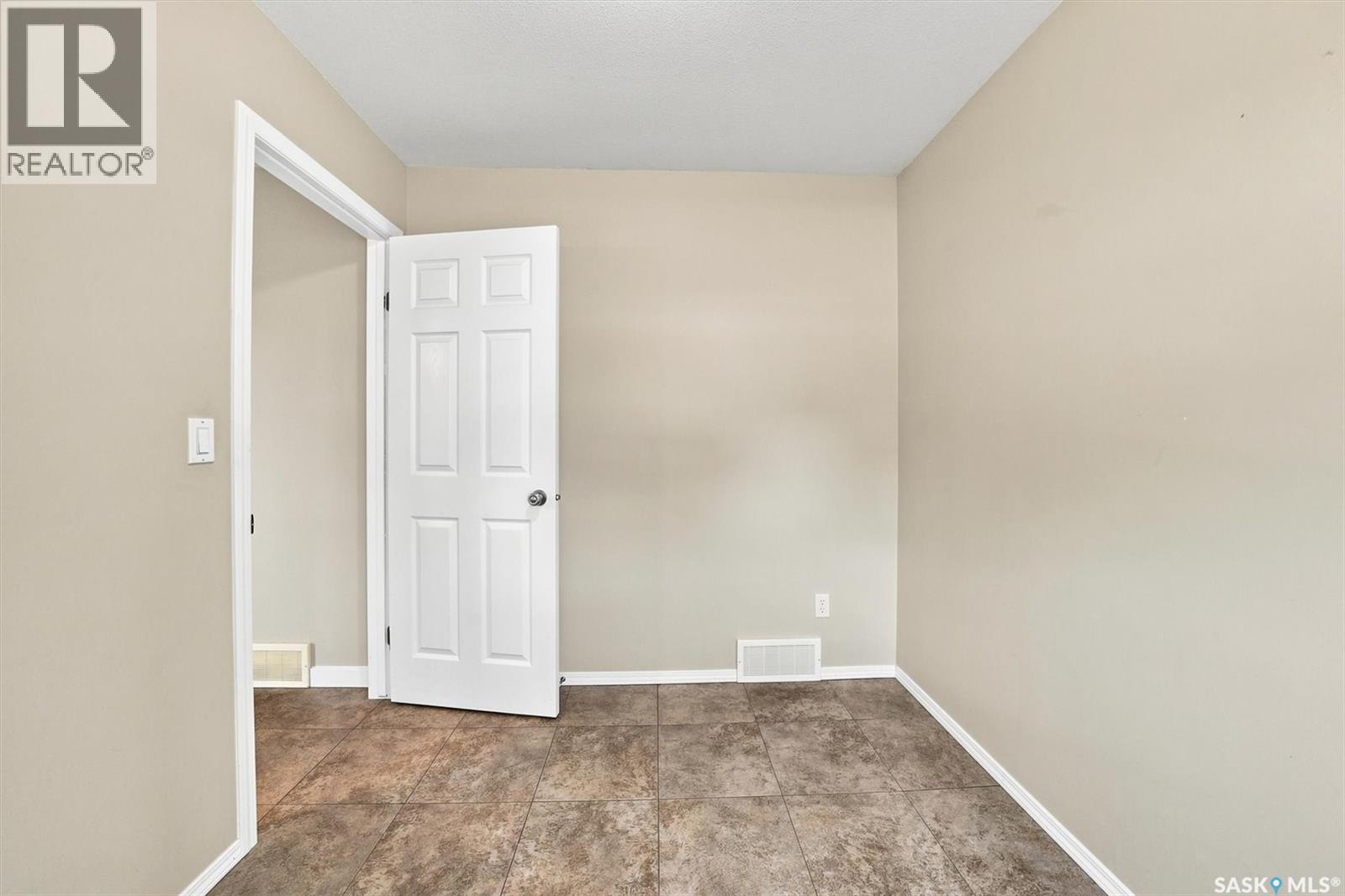 911 MAGUIRE CRESCENT - 17