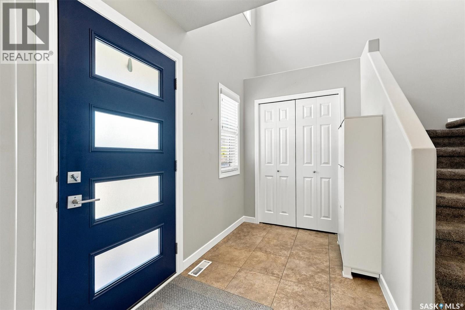 911 MAGUIRE CRESCENT - 2