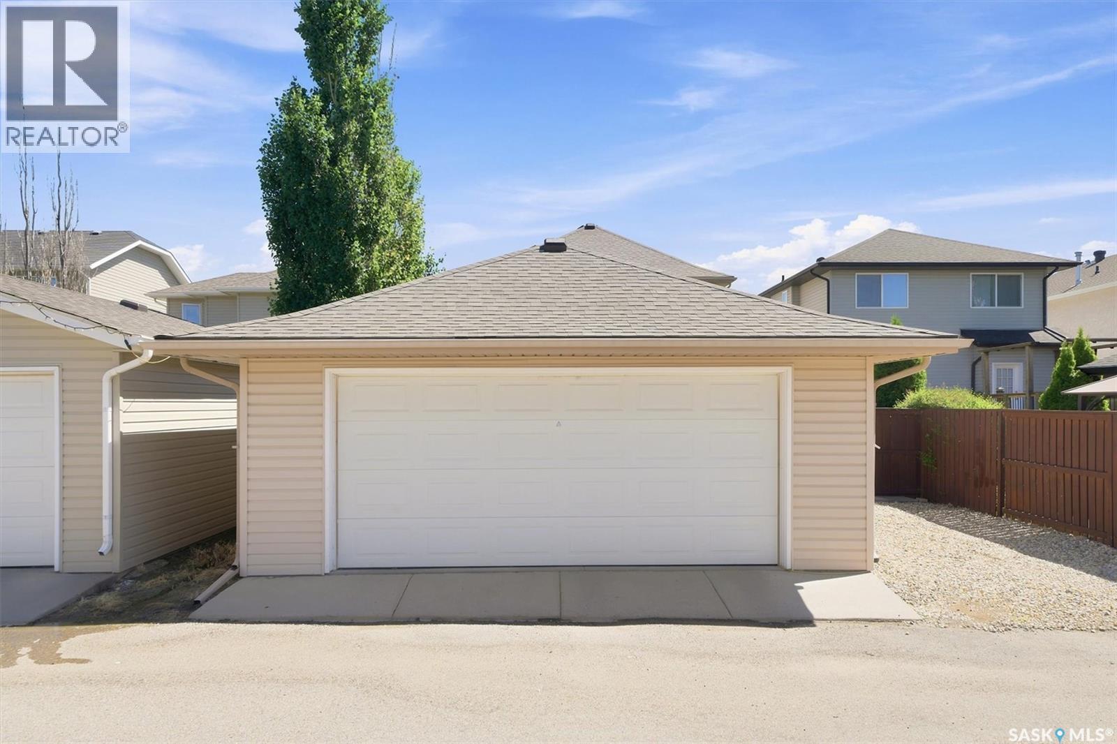 911 MAGUIRE CRESCENT - 45