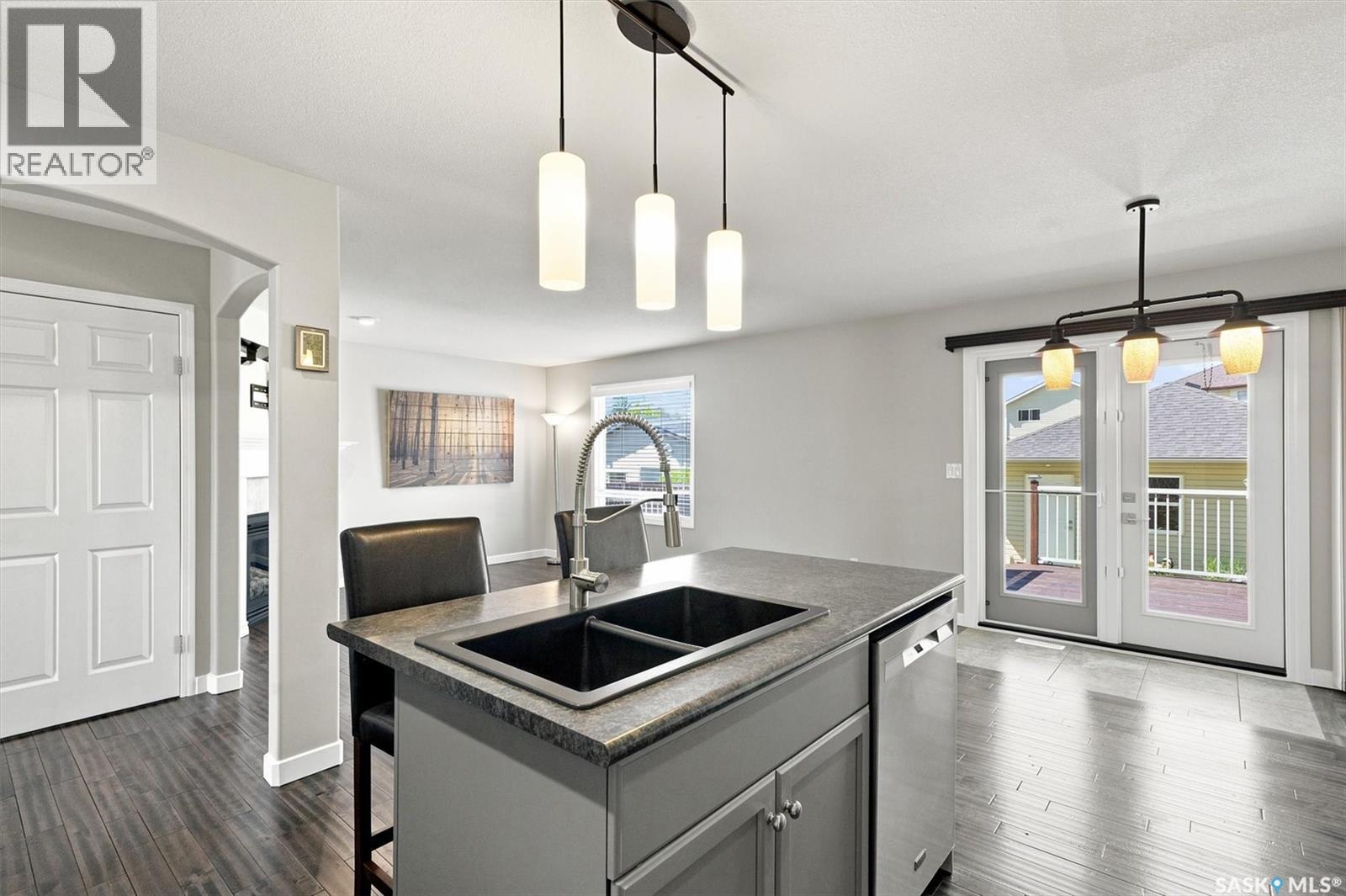 911 MAGUIRE CRESCENT - 9