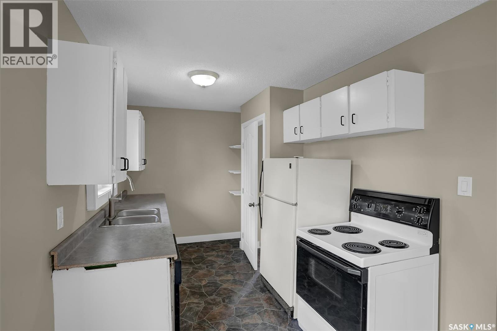 34 Armstrong BAY - 6