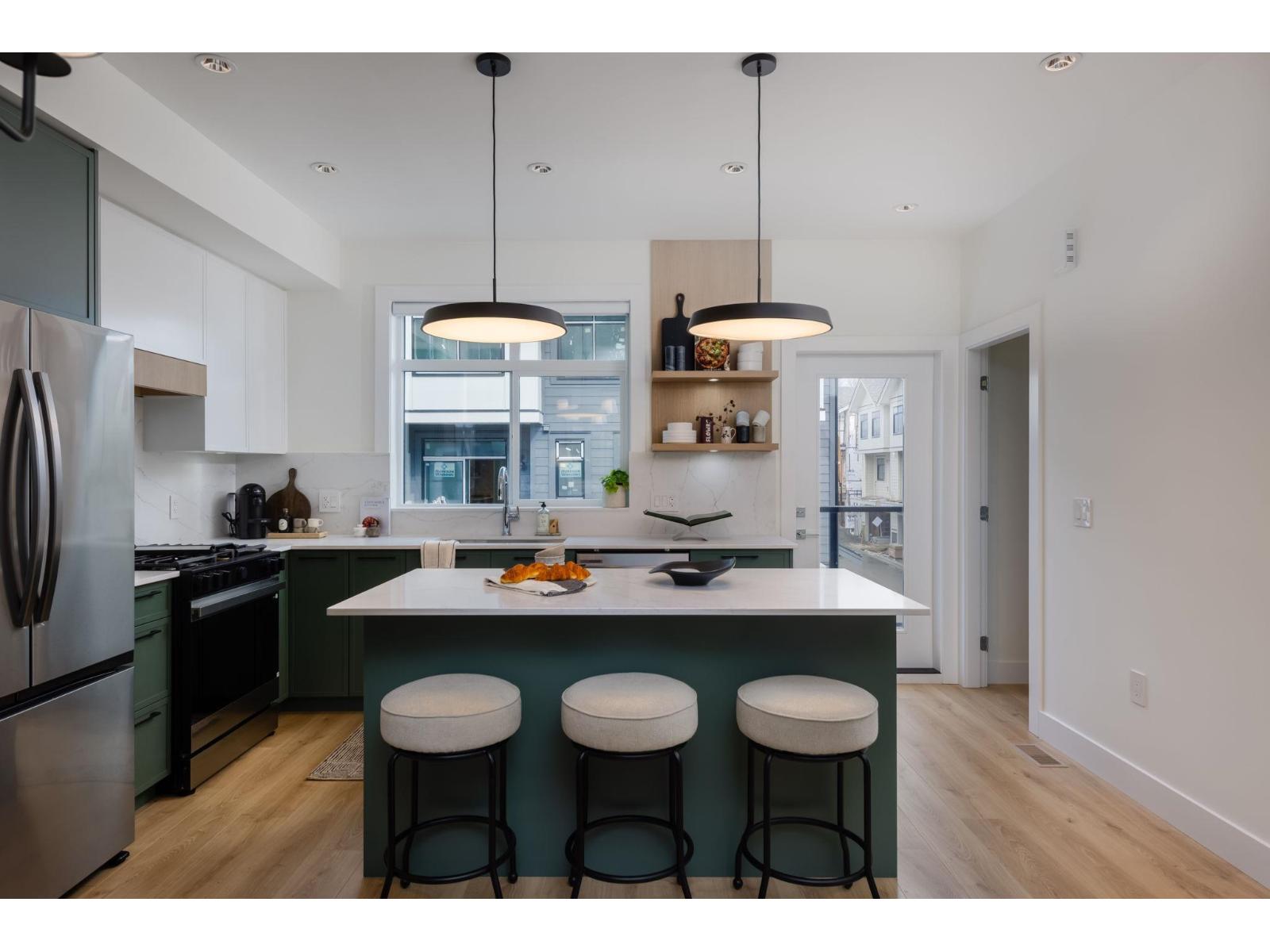 33 17429 59 AVENUE, Surrey