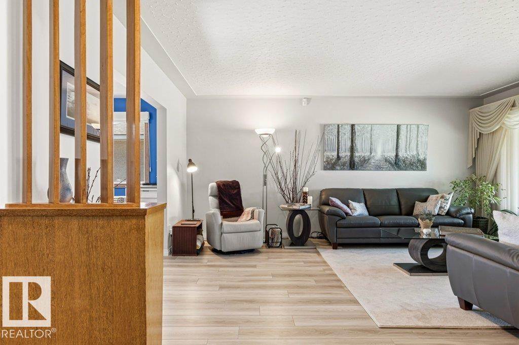 10235 74 ST NW - 7