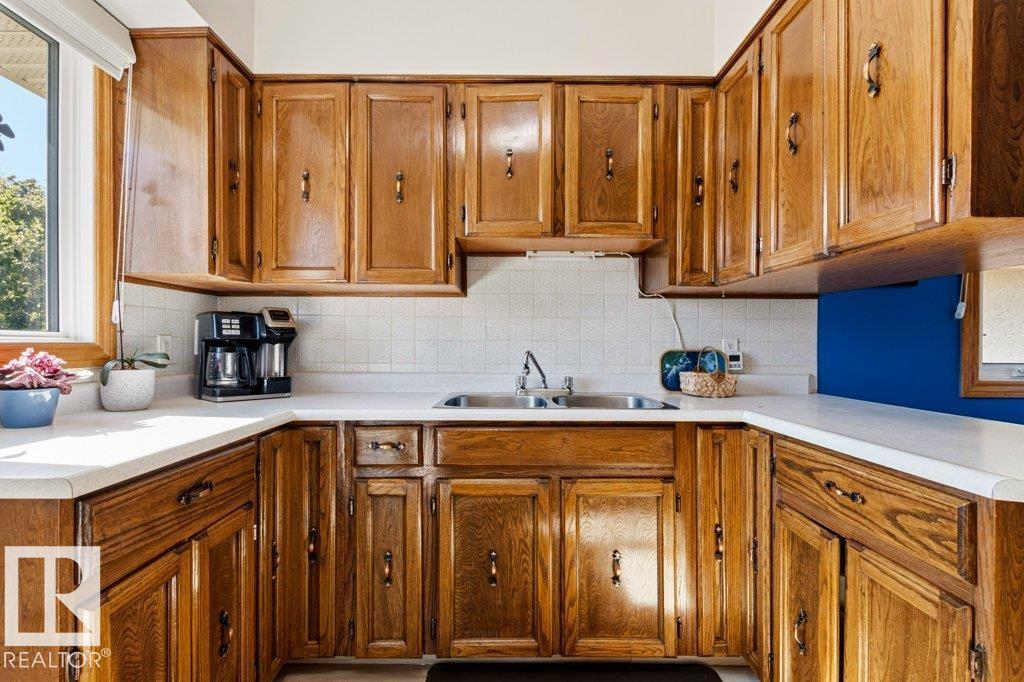 10235 74 ST NW - 25