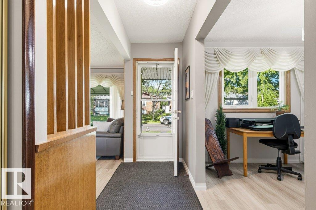 10235 74 ST NW - 6