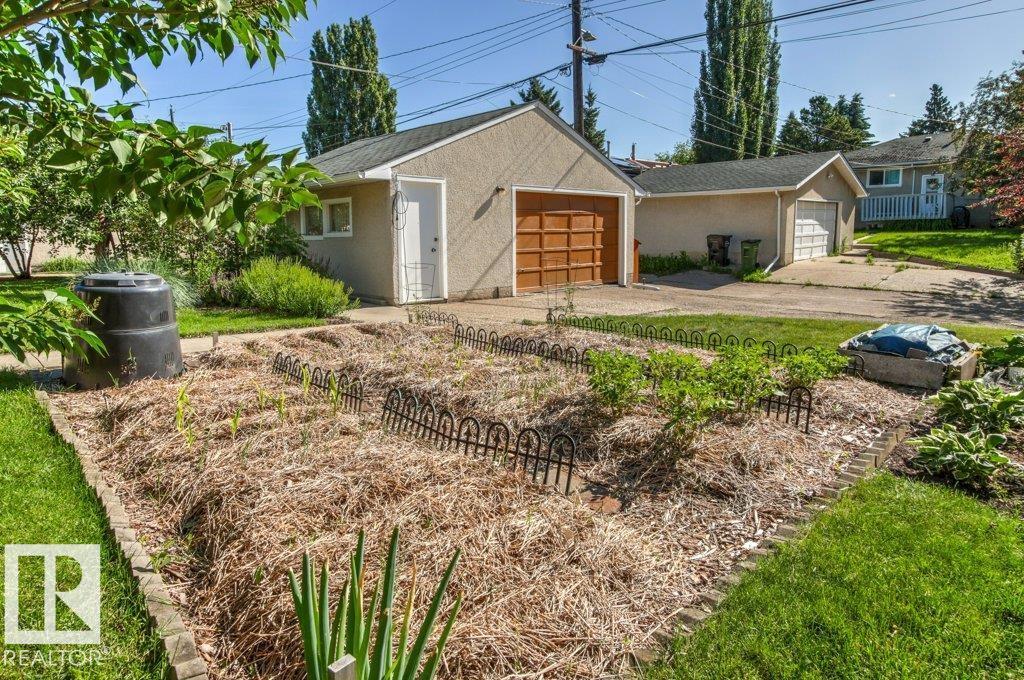 10235 74 ST NW - 60