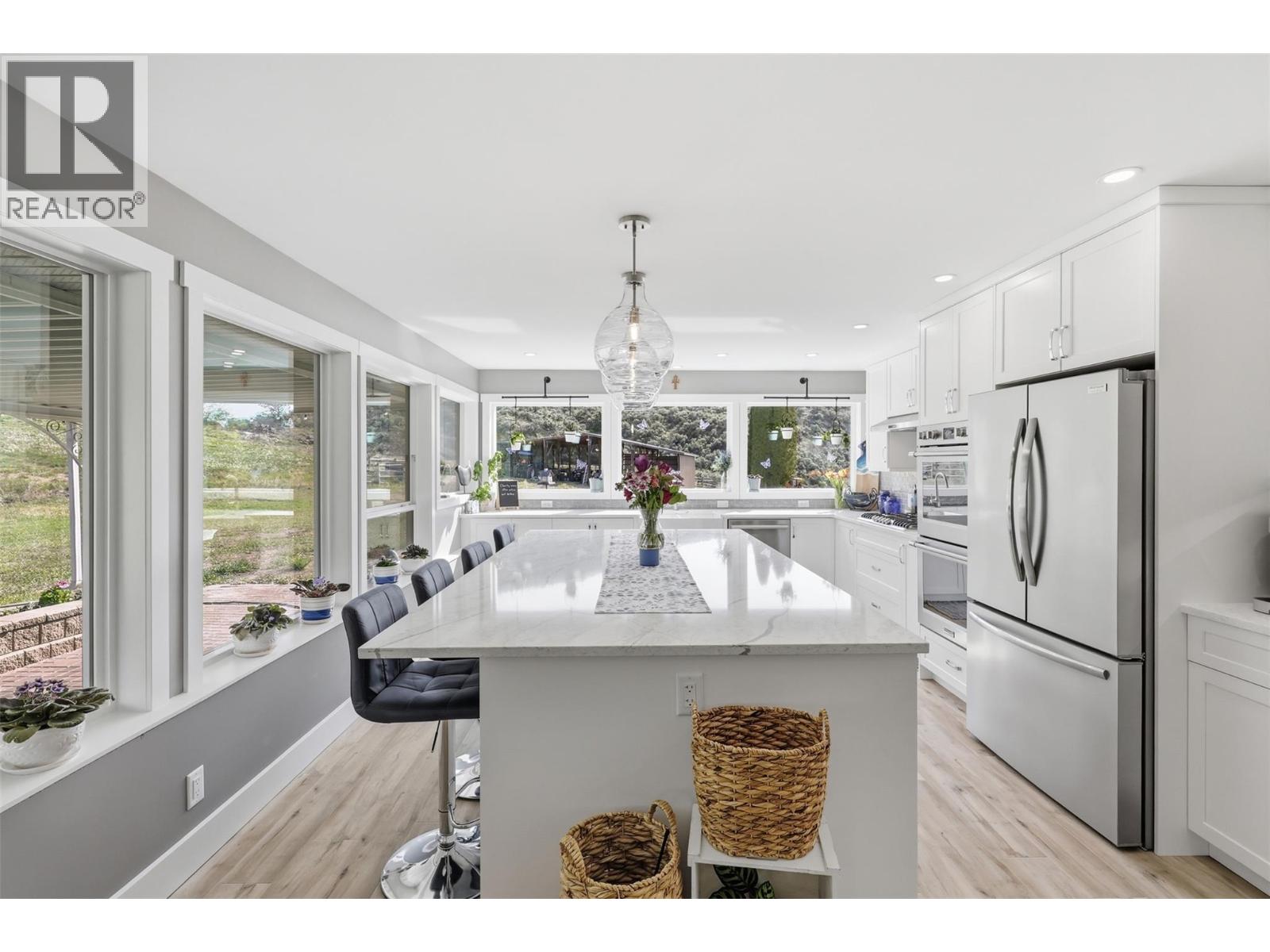 3335 SHUSWAP Road - 4