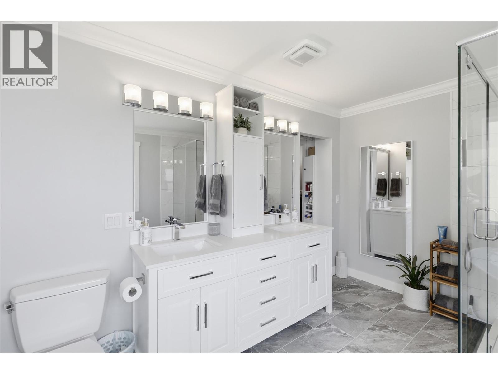 3335 SHUSWAP Road - 30