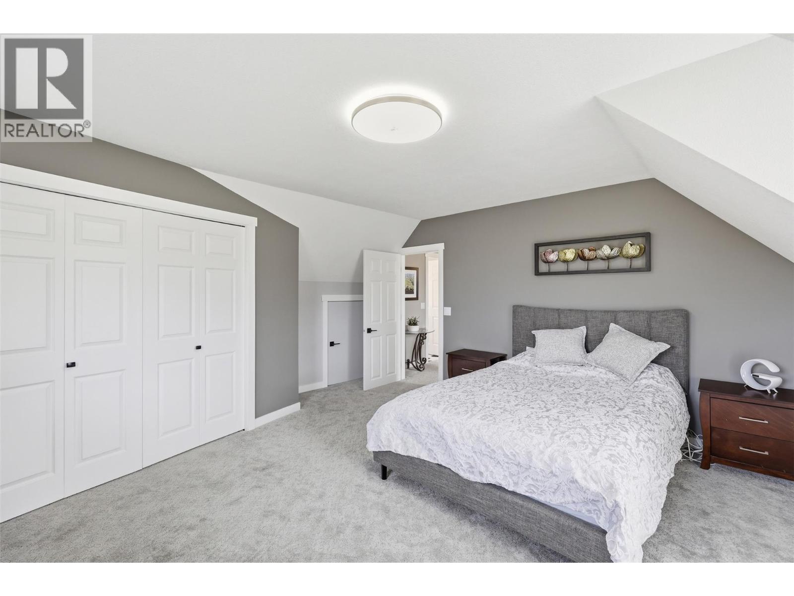 3335 SHUSWAP Road - 39