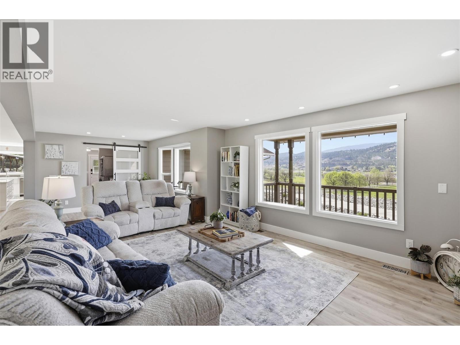 3335 SHUSWAP Road - 15