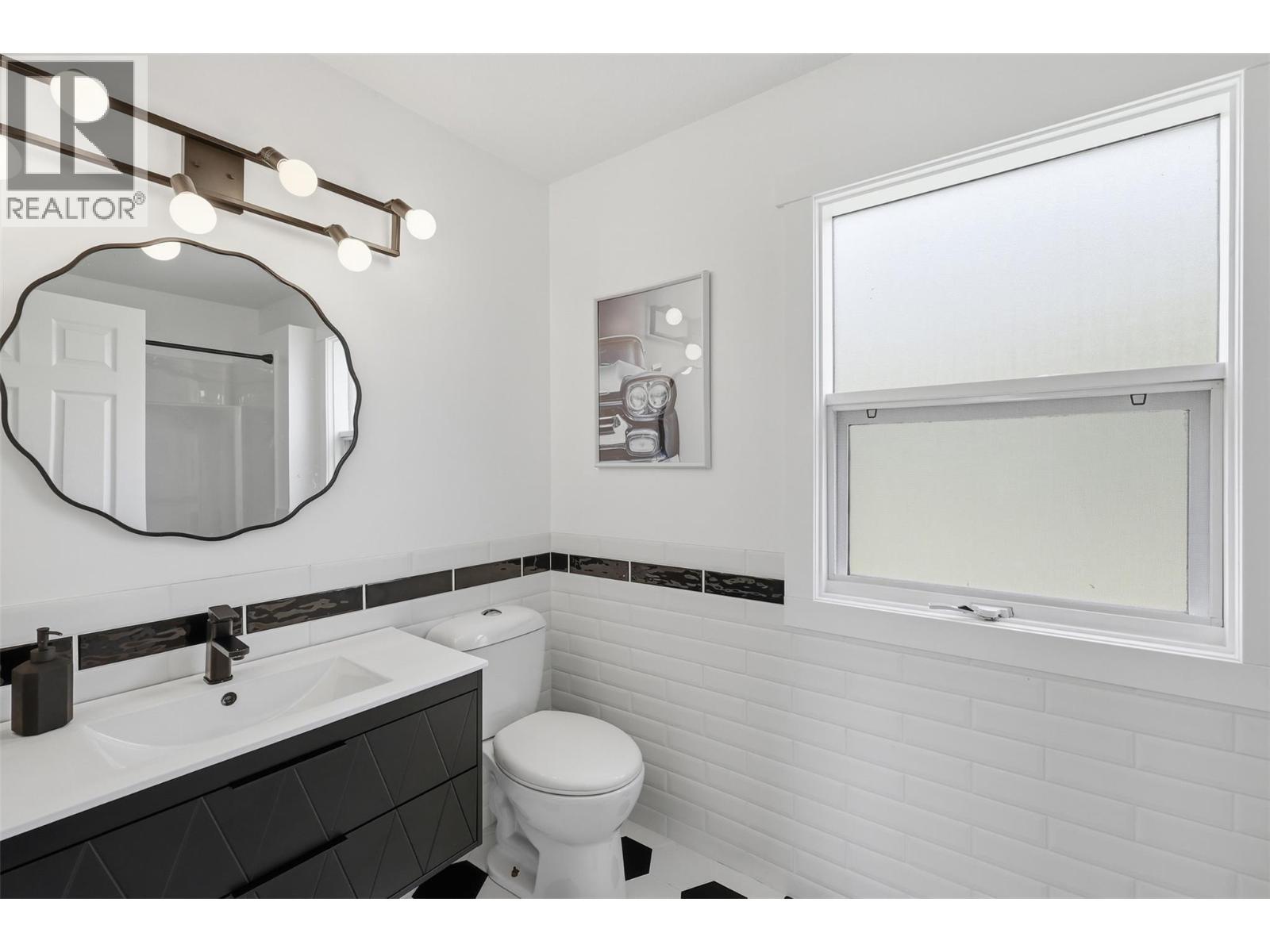 3335 SHUSWAP Road - 41
