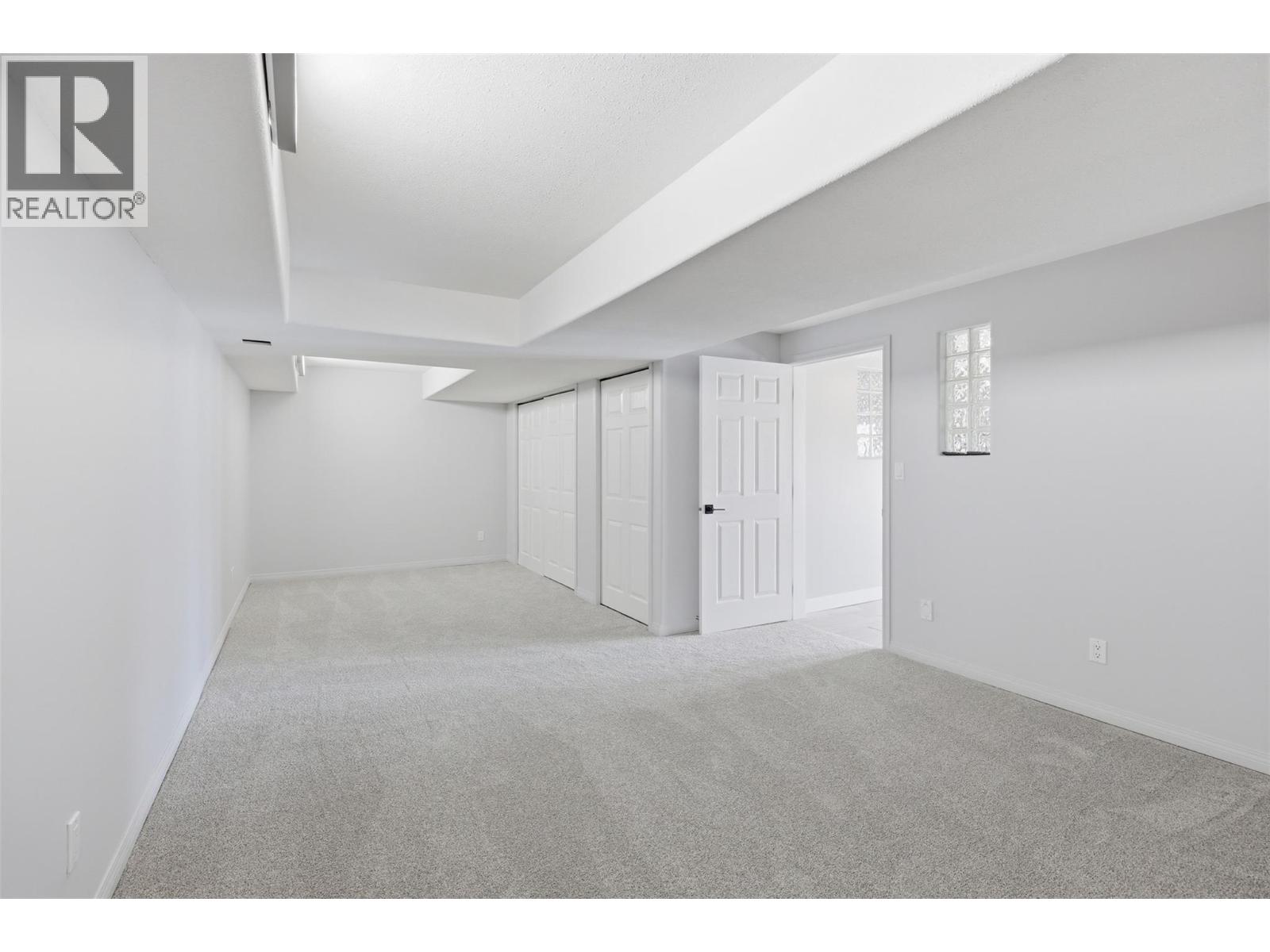 3335 SHUSWAP Road - 45