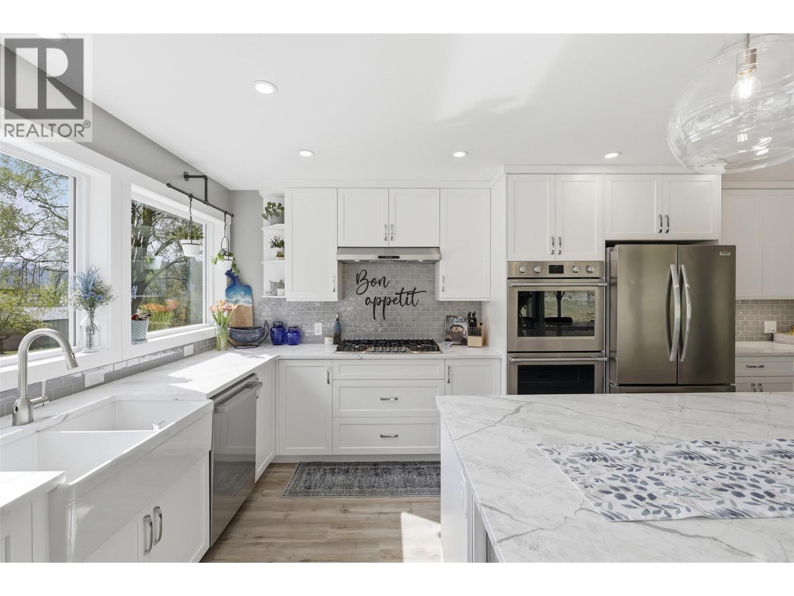 3335 SHUSWAP Road - 9