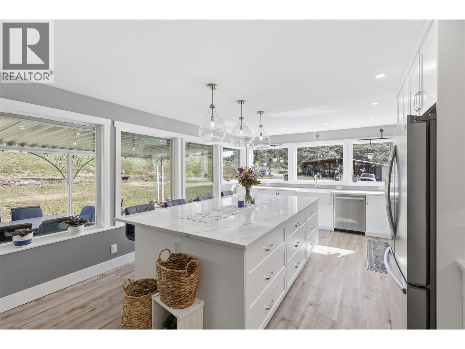 3335 SHUSWAP Road - 3