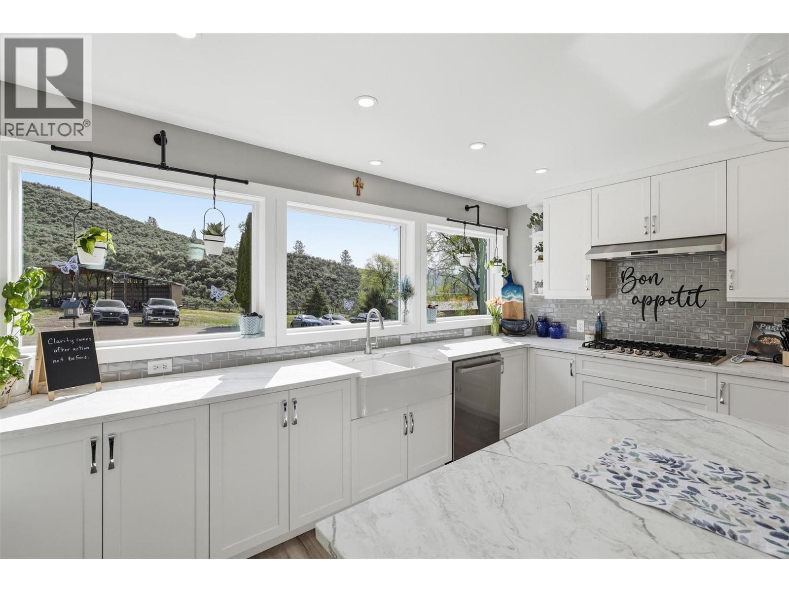3335 SHUSWAP Road - 7