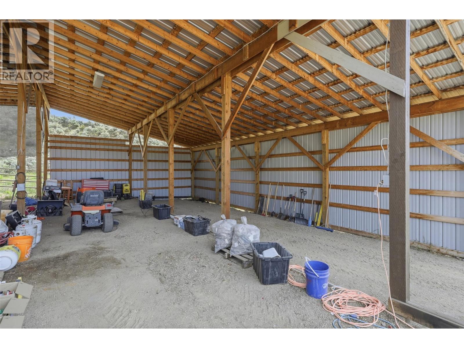 3335 SHUSWAP Road - 76