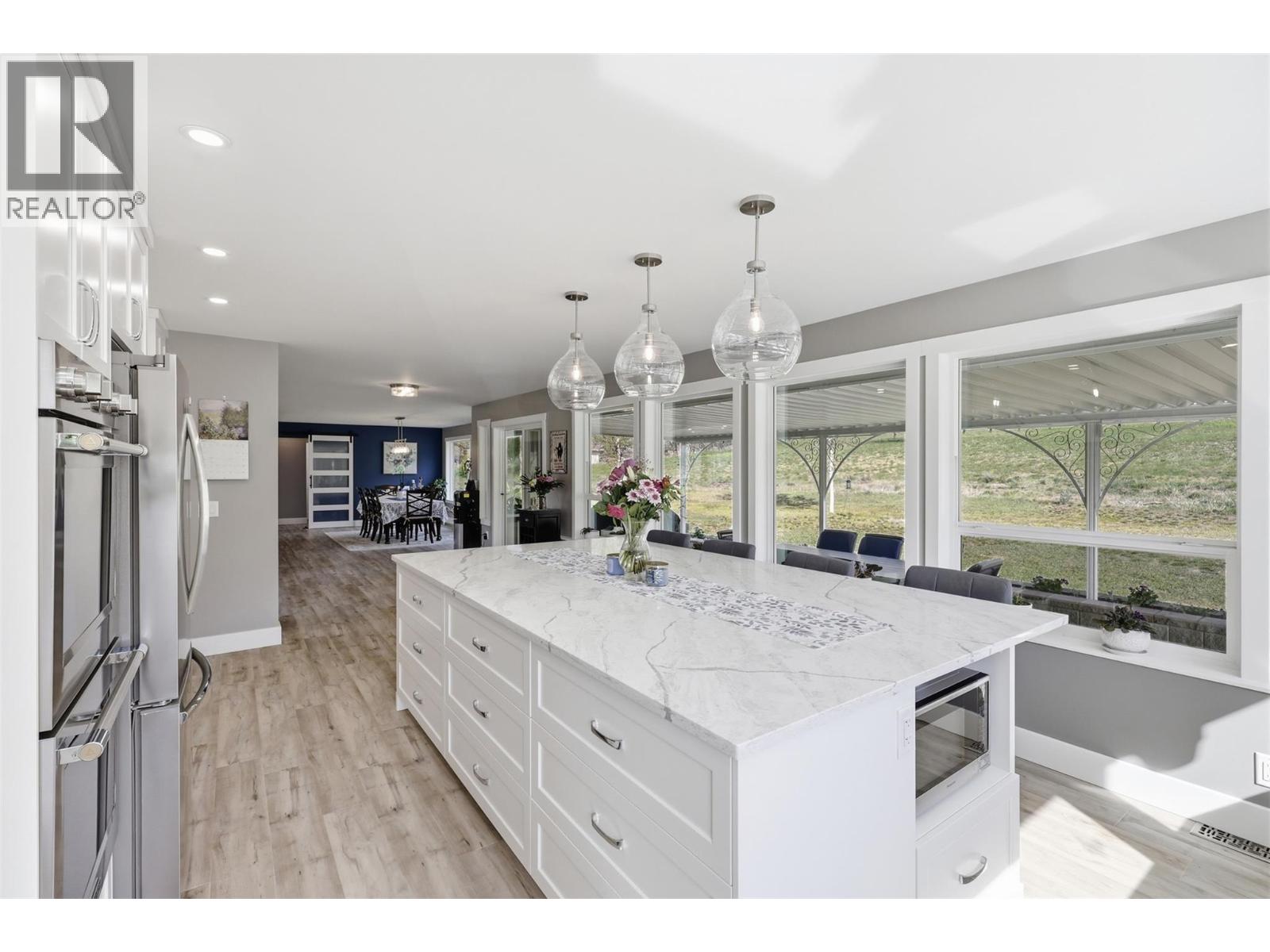 3335 SHUSWAP Road - 10