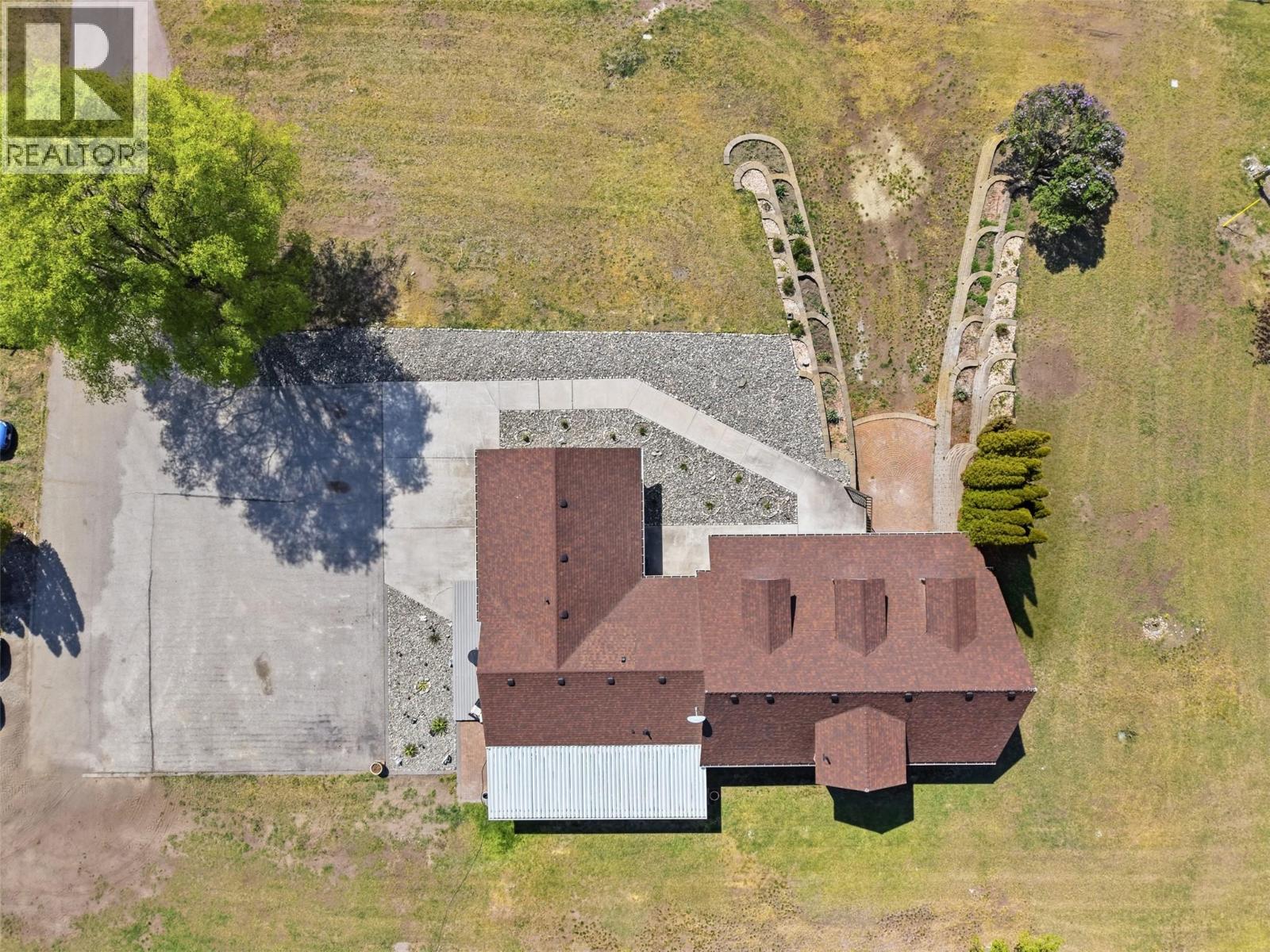 3335 SHUSWAP Road - 64